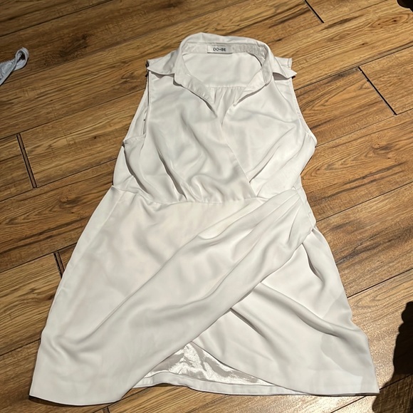 Beautiful white dress - Picture 2 of 6